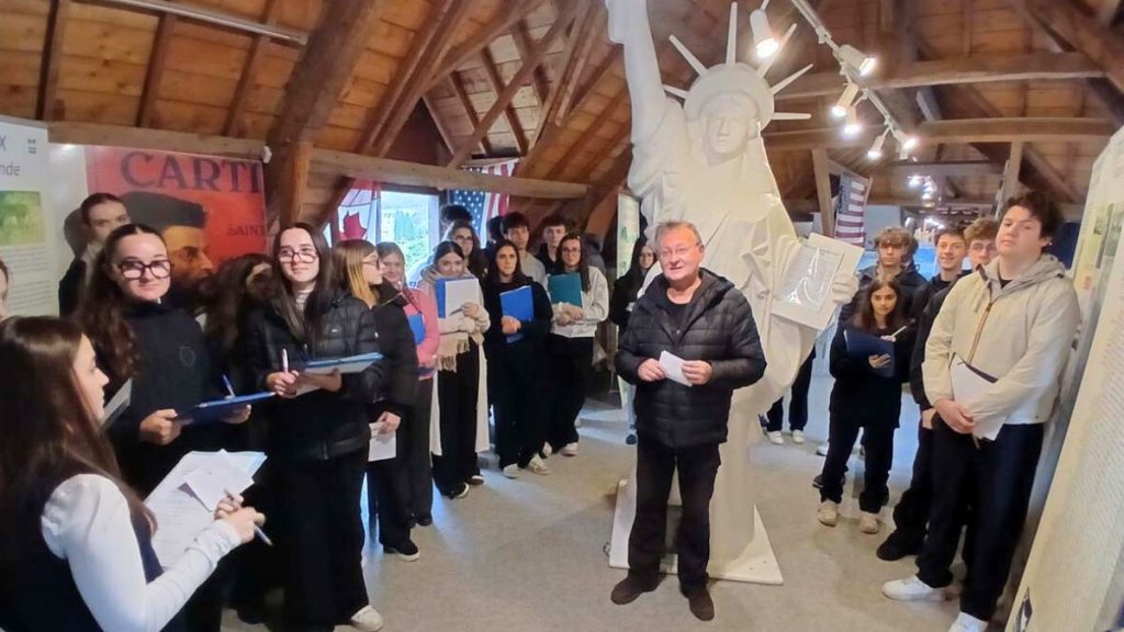 lycée Saint-Joseph de Lorient en visite au musée américain